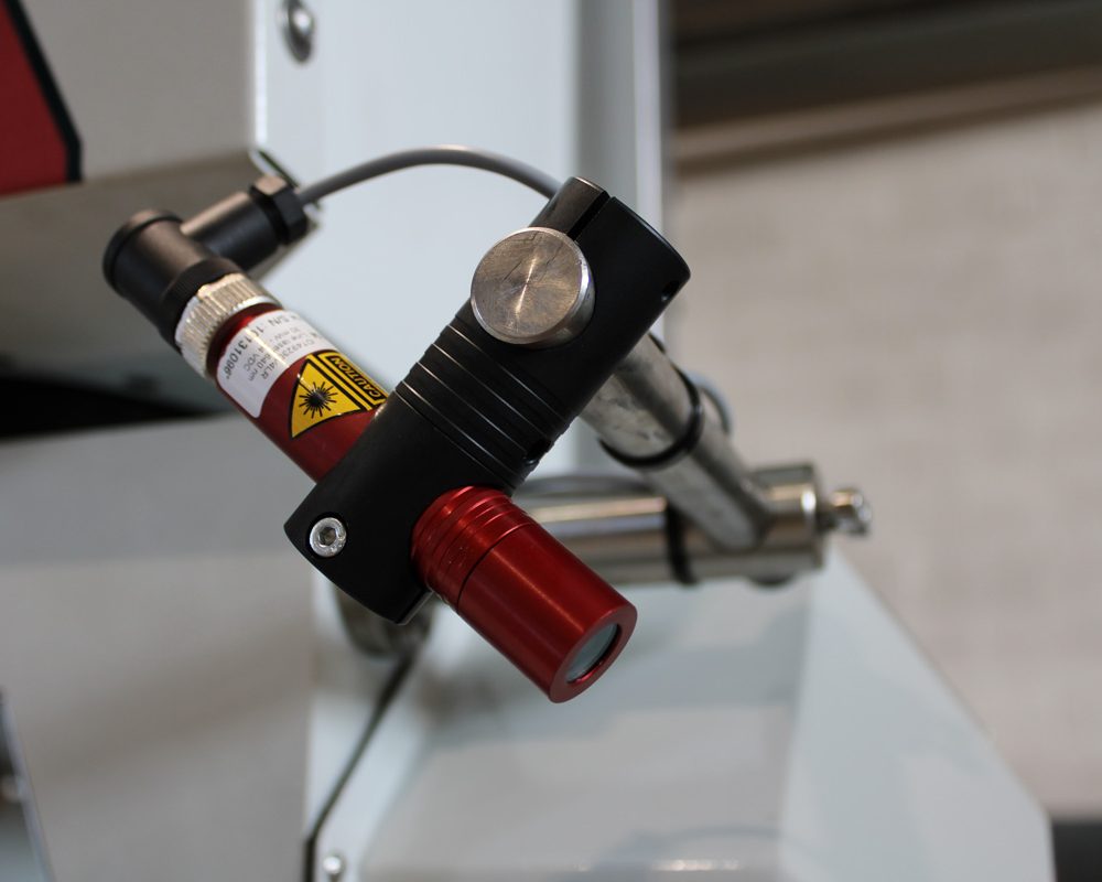 Doppio laser segna taglio